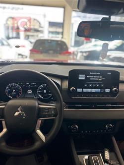 ميتسوبيشي اوتلاندر